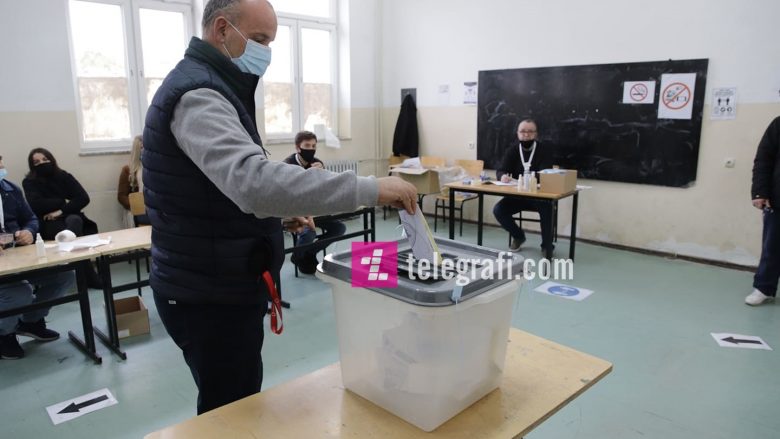 Votimi në Podujevë me masat anti-Covid