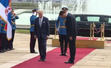 Biden nuk e kishte respektuar flamurin serb në pritjen ceremoniale në Beograd