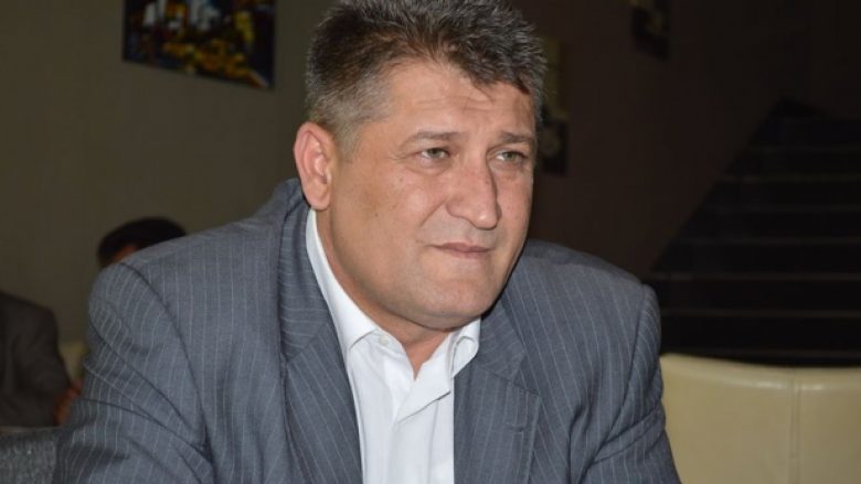 Zafir Berisha e quan Vetëvendosjen “sekt politik” – thotë se shërbimet e huaja kanë investuar për 10 vite në të