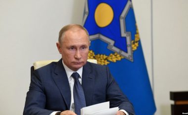 Raportohet se Putin punon fshehurazi nga një “zyrë identike” në Soçi