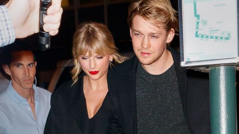 Vazhdojnë thashethemet për Taylor Swift, fansat pretendojnë se është martuar me Joe Alwyn