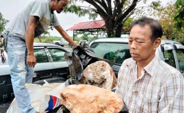 Peshkatari tajlandez gjen gurë të pazakontë në plazh, bëhet për 2.6 milionë dollarë më i pasur – fjala është për të vjellat e balenës që përdoren për prodhimin e parfumeve