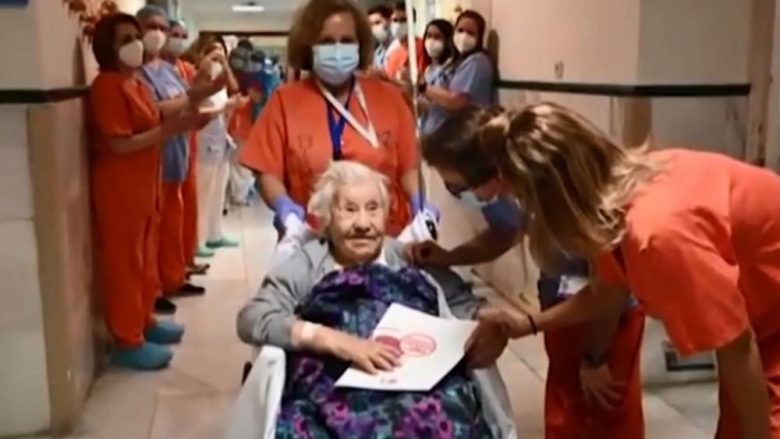 Gjyshja 104-vjeçe nga Spanja fiton betejën ndaj COVID-19