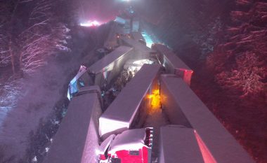 Reshje të mëdha bore në SHBA, 55 kamionë dhe 11 vetura përfshihen në aksidentin zinxhiror në Pennsylvania, raportohet për të vdekur dhe të lënduar