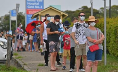 Mbyllen dhjetëra plazhe në Sydney për shkak të vatrës së re të COVID-19, autoritetet porositin: Çdo kush që ka simptoma duhet bërë testin