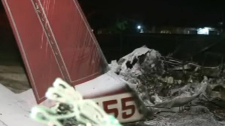 Rrëzohet një aeroplan i vogël në Florida, lëndohet një person – fluturakja ra në afërsi të shtëpive