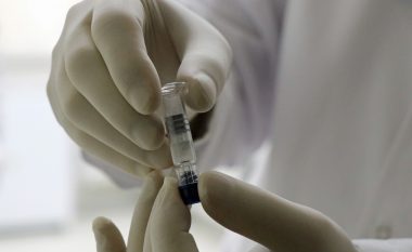 Emiratet e Bashkuara Arabe lejojnë përdorimin e vaksinës kundër COVID-19, pavarësisht se ajo mund të përmbajë xhelatinë derri