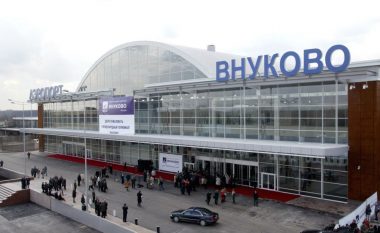 Dramë në Moskë, aeroplani me 109 pasagjerë rrëshqet nga pista