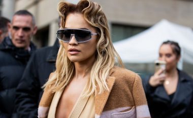 Rita Ora udhëton për në Bullgari për të xhiruar klipin e ri, pasi theu rregullat e izolimit me festën e ditëlindjes