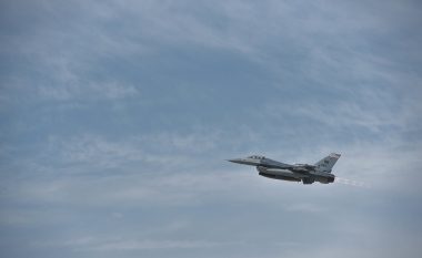 F-16 rrëzohet gjatë trajnimit në SHBA