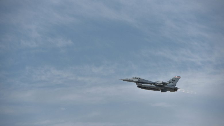 F-16 rrëzohet gjatë trajnimit në SHBA