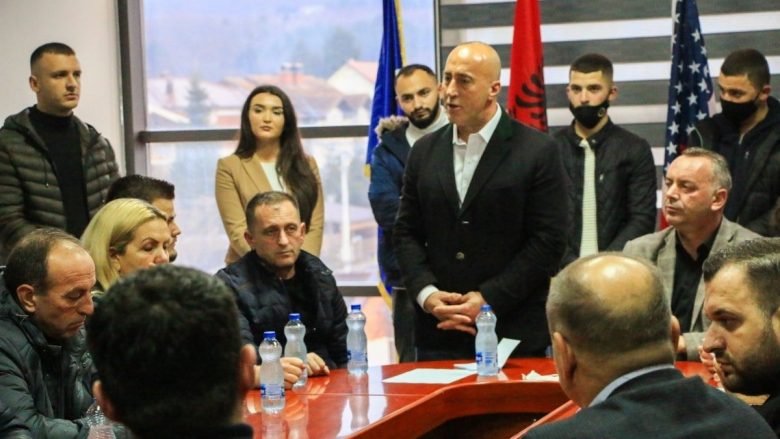 Haradinaj viziton strukturat e degës së Aleancës në Deçan