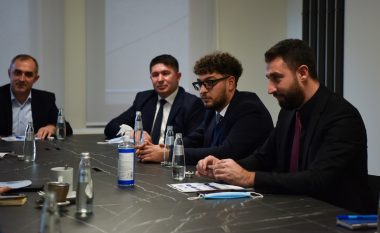 Kurti priti në takim përfaqësuesit e Partisë Egjiptase të Kosovës – diskutojnë për zgjedhjet