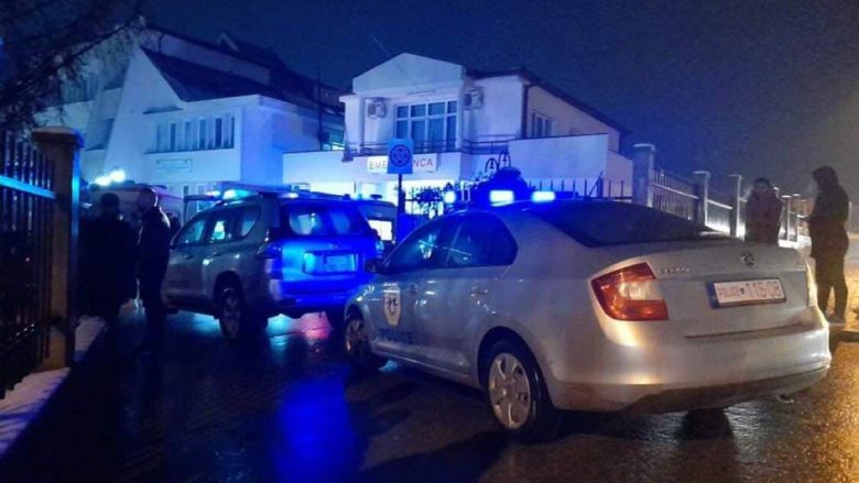 Dy të plagosur me armë zjarri në Podujevë – i dyshuari në ikje gjuan në drejtim të policisë