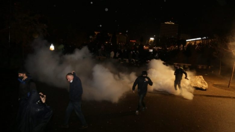 Shtatë të lënduar gjatë protestës në Tiranë