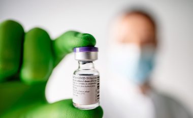 FDA nis hetimet pas reaksioneve alergjike nga vaksina e Pfizer