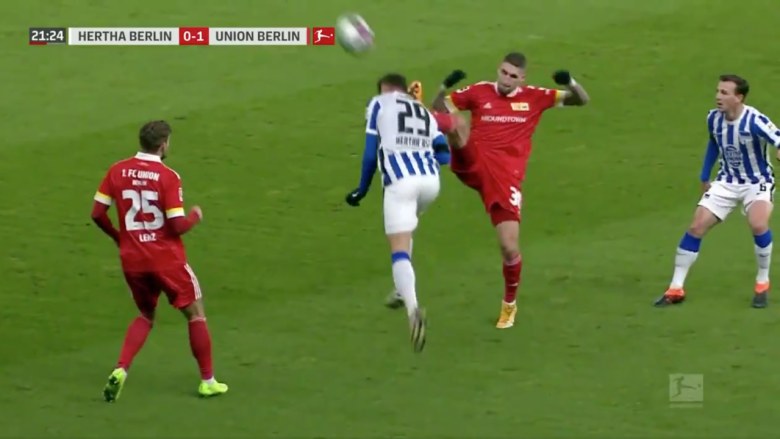 E goditi kundërshtarin në fytyrë me taka dhe u përjashtua menjëherë, ndërhyrja horror nga Andrich po konsiderohet si njëra nga më të rëndat në Bundesliga