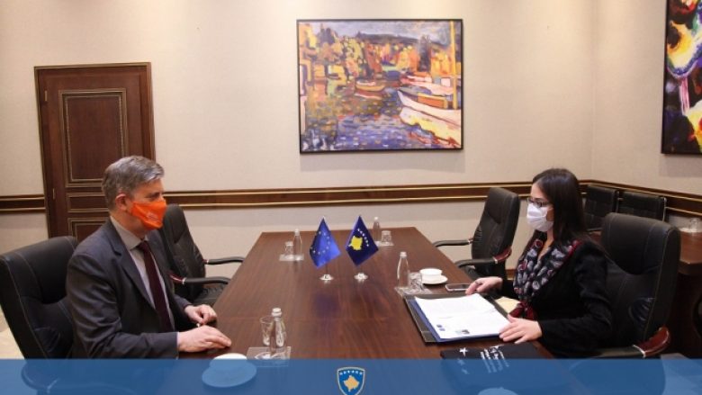 ​Haradinaj-Stublla takohet me shefin e EULEX-it, diskutojnë për vizat