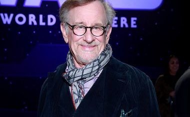 Regjisori Steven Spielberg kërcënohet me vrasje nga një grua
