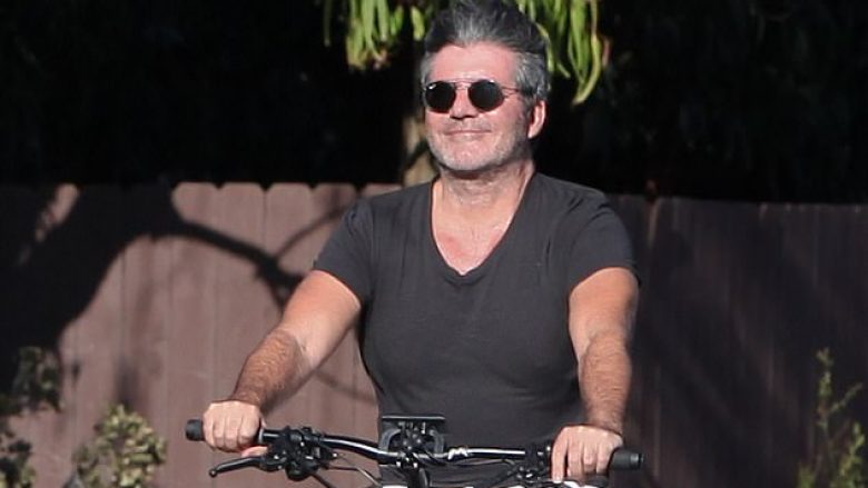 Simon Cowell do të padis kompaninë e biçikletave elektrike, me të cilën u aksidentua