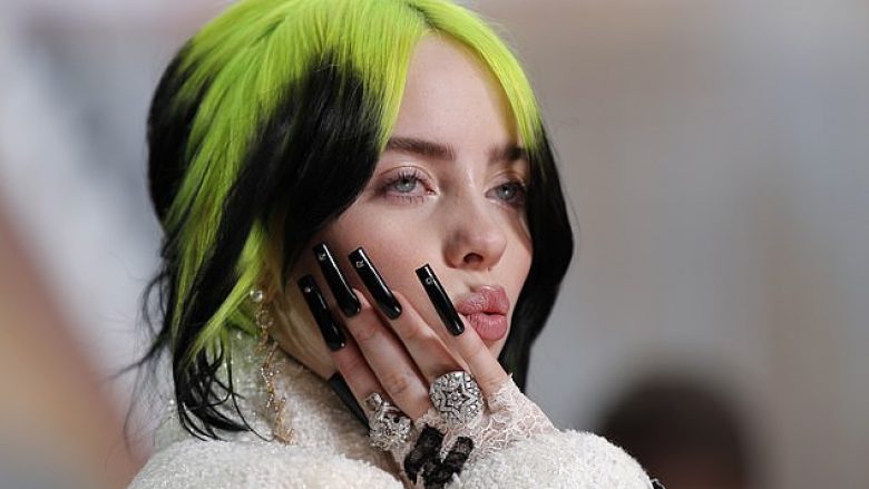 Billie Eilish humb mbi 100 mijë ndjekës në Instagram