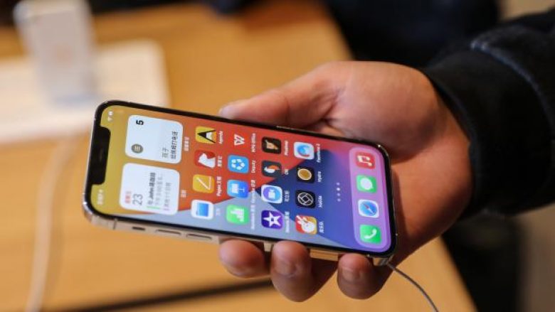 Vazhdojnë problemet me iPhone 12 – pas defektit në ekran, po raportohet edhe për një problem tjetër