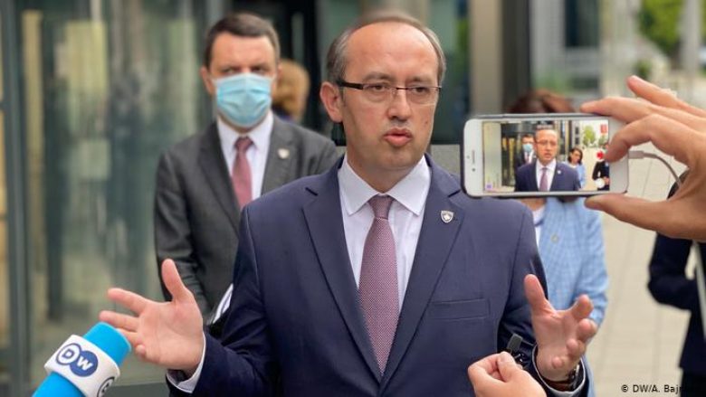 DW: Kosova në kolaps politik dhe para kolapsit institucional në kohë pandemie