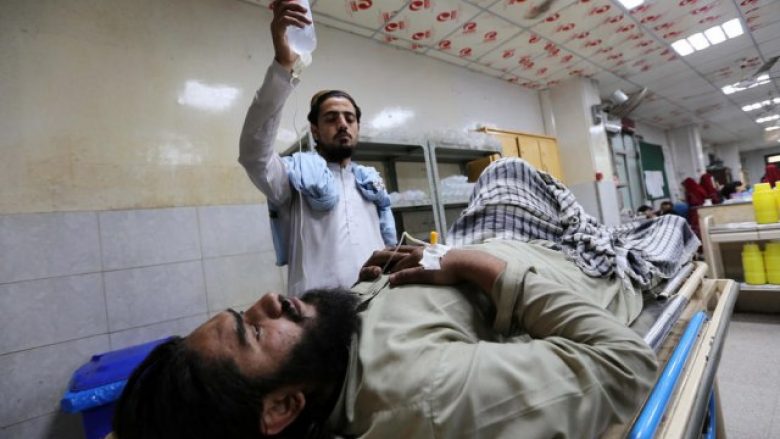 Spitalet pakistaneze pa oksigjen, dhjetëra të vdekur