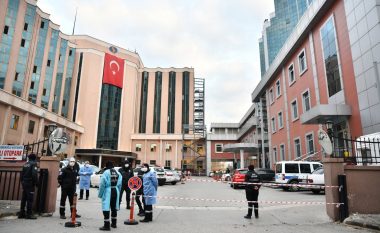 Zjarr në njësinë e kujdesit intensiv në spitalin turk, vdesin nëntë persona