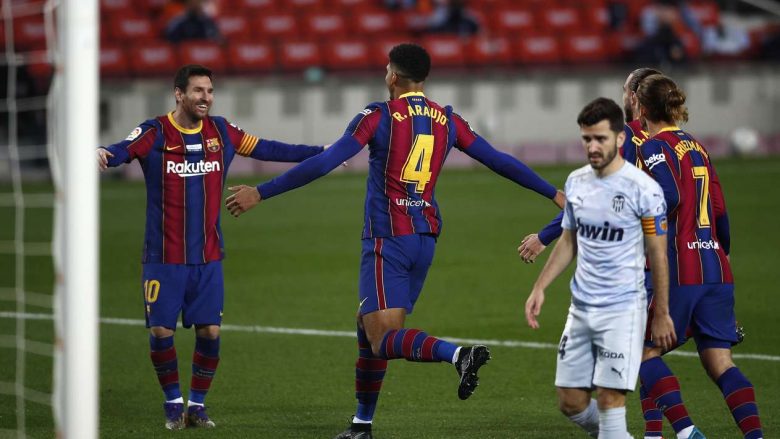 Notat e lojtarëve, Barcelona 2-2 Valencia: Portieri Domenech më i miri në fushë