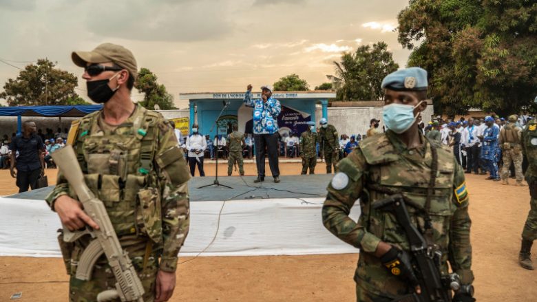 Vriten tri paqeruajtës të Kombeve të Bashkuara në Republikën e Afrikës Qendrore