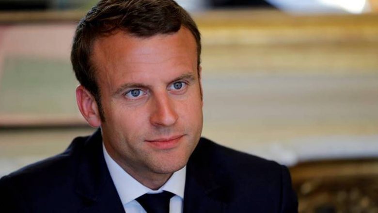 Macron iu bëri thirrje francezëve ta marrin vaksinën kundër COVID-19: Le t’i besojmë mjekëve tanë