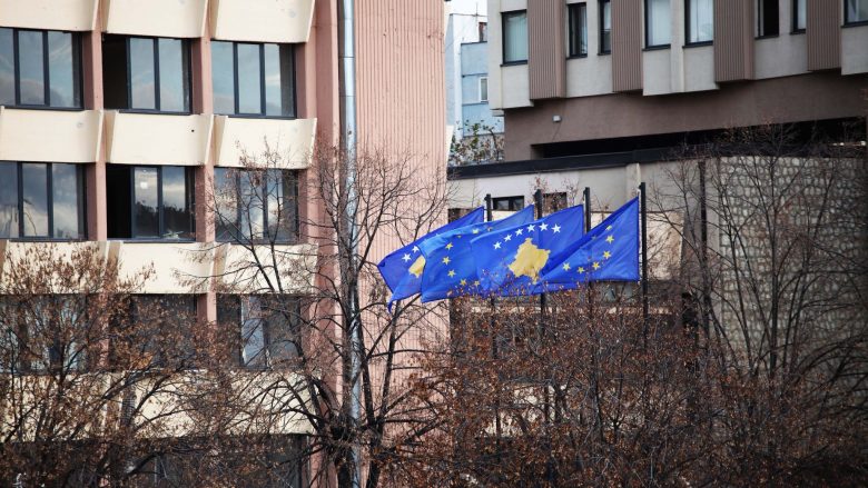 Kërkesë e madhe e mërgimtarëve për t’u pajisur me letërnjoftim të Kosovës, MPJD sqaron pse po ka ngarkesa