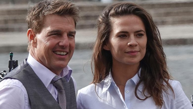 Tom Cruise përflitet për një romancë dashurie me Hayley Atwell