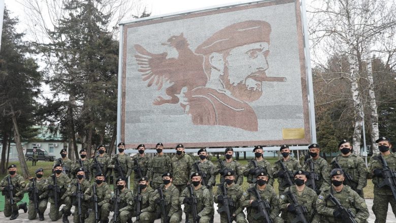 Në dy vjetorin e themelimit të Ushtri të Kosovës, u zbulua mozaiku me portretin e Heroit Agim Ramadani