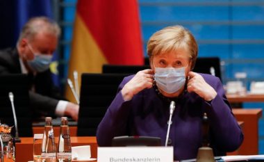 Merkel e gatshme të vaksinohet me AstraZeneca