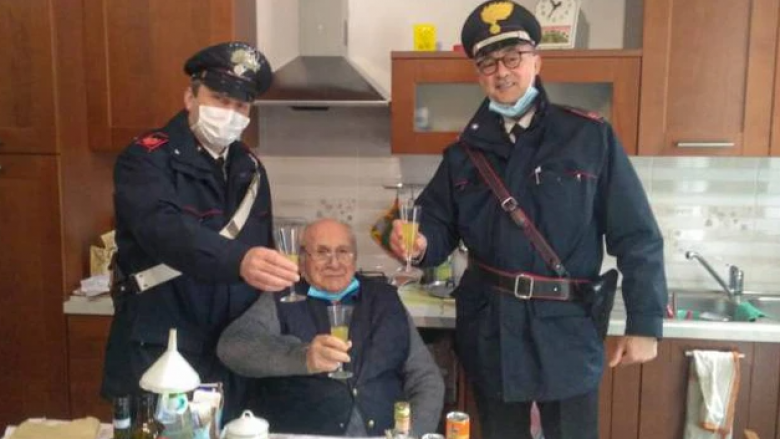 ‘Nuk kam me kë të ngre dolli’: 94-vjeçari në Itali telefonon policinë – surpriza i vjen në pak minuta