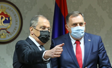 “Provokoi skandal diplomatik”, Rusia do ta kthejë në Bosnjë dhuratën që Dodiku i bëri Lavrovit