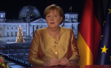 Merkel e emocionuar: Pandemia e bëri vitin tim të fundit në detyrë, më të vështirin