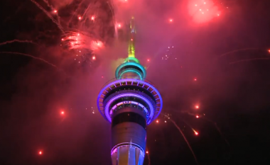 Zelanda e Re mirëpret Vitin e Ri me një shfaqje fishekzjarresh