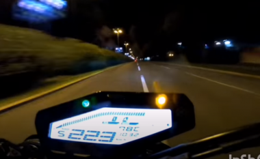 Po ngiste motoçikletën me 220 km/orë në rrugët e qytetit kroat, por “fama” i zgjati shumë shkurt, pasi policia e arrestoi atë