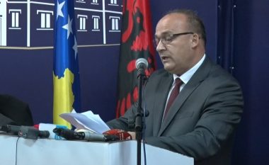 Bulliqi pranon zyrtarisht detyrën si kryetar i Podujevës, thotë se zyra e tij do të jetë e hapur për qytetarët