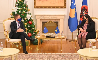 Osmani takon shefin e Zyrës së BE-së në Kosovë, flasin për pandeminë dhe zhvillimet politike