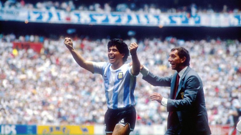 Trajneri që fitoi Kupën e Botës me Argjentinën, Carlos Bilardo ende nuk e di për vdekjen e Maradonas