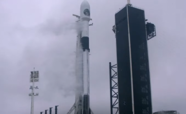 SpaceX ndalon lëshimin e raketave, dy minuta para nisjes