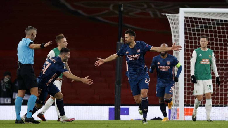 Arsenali siguron vendin e parë në grup, mposht me lehtësi Rapid Vjenën