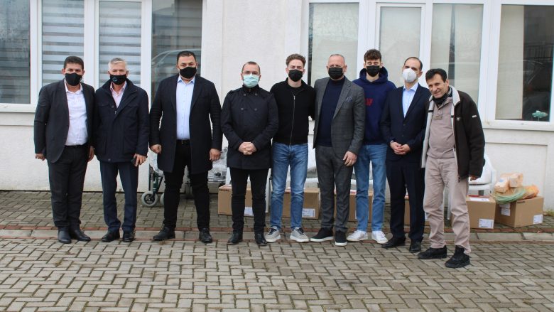 Gjilani pranon 5 respiratorë, 42 karroca dhe 36 shtretër nga bashkatedhetarët nga Gjermania