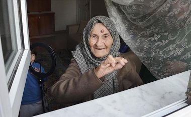 Gruaja 105-vjeçare nga Turqia mposhti coronavirusin – për vetëm pesë ditë
