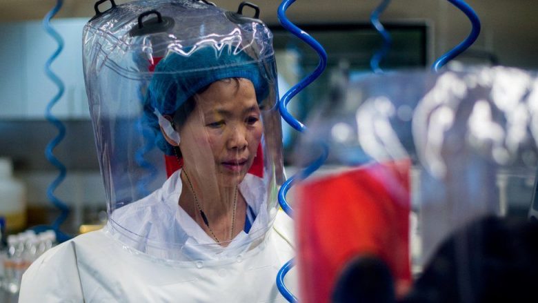 Shkencëtarja kineze do të ‘mirëpresë’ vizitën për të provuar teorinë e rrjedhjes së COVID-19 nga laboratori i saj
