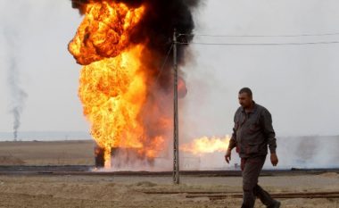 Irak, bombardohen dy fusha të naftës afër Kerkukut